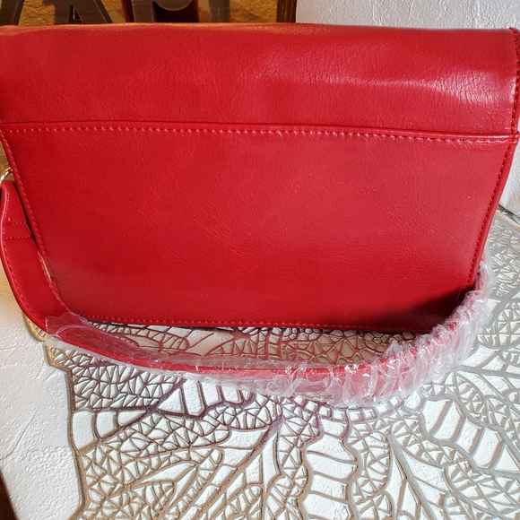 BP Red Fold Over Flap w/ Snap Closure Bag *NwT* - Picture 9 of 9